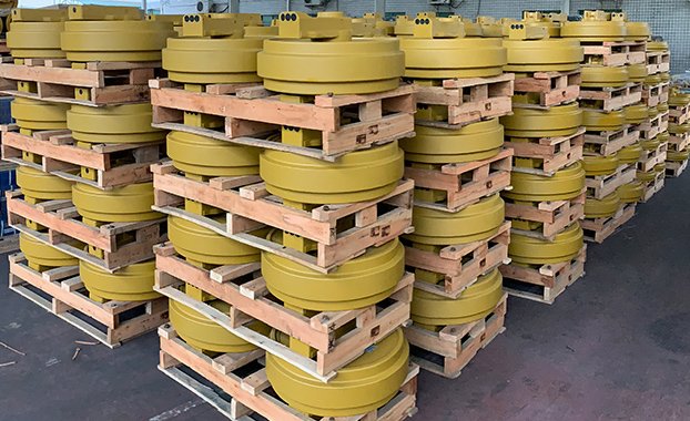 excavator and bulldozer track idler