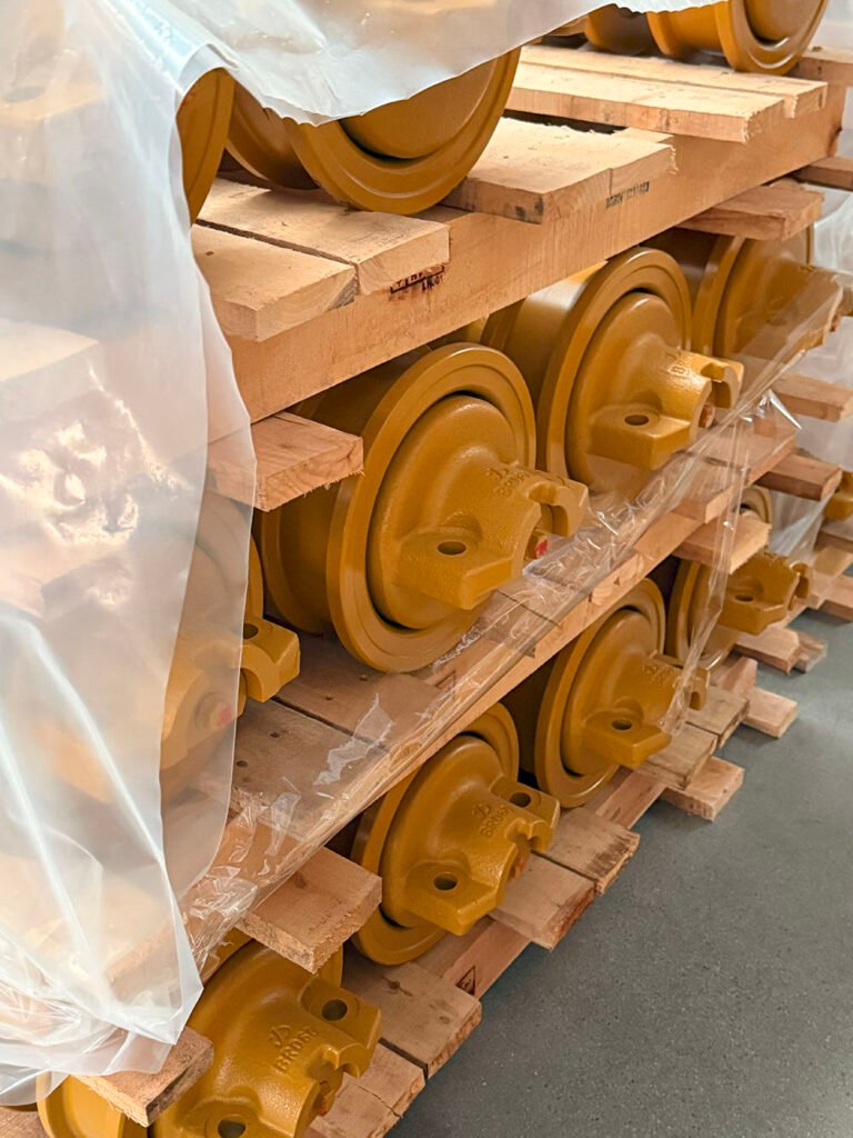 Komatsu D60 DF track roller