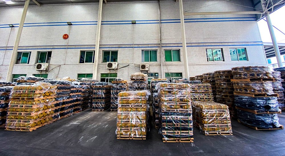 Track shoe manufacturers factory images